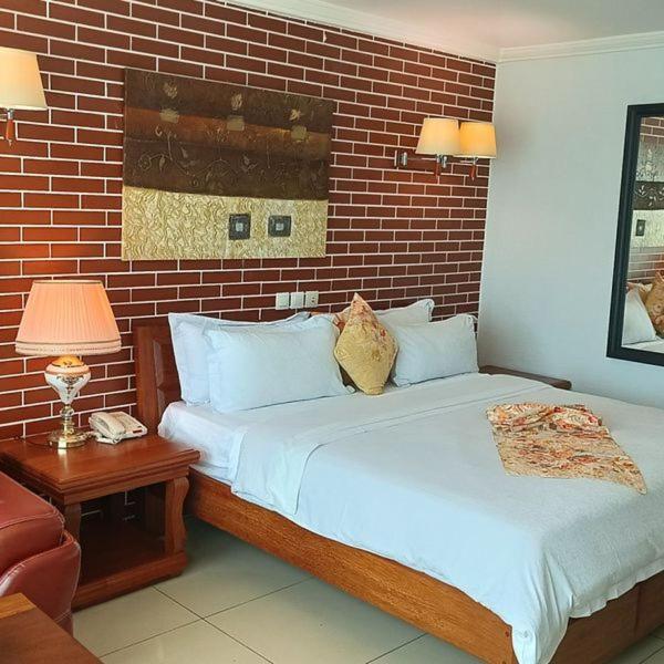 Grand Hotel Aeroport, 두알라 외부 사진